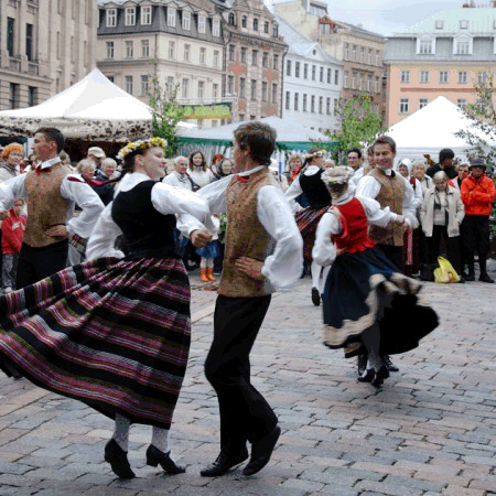 Ο εορτασμός του "Μεσοκαλόκαιρου" στην Ρίγα