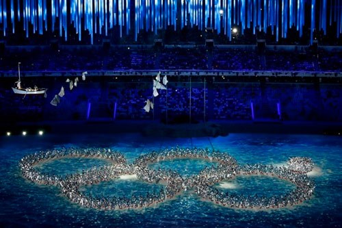 Εντυπωσιακή τελετή λήξης των χειμερινών Ολυμπιακών Αγώνων στο Σότσι: ανάδειξη του  πολιτιστικού πλούτου του Ρωσικού λαού σε όλο του το μεγαλείο