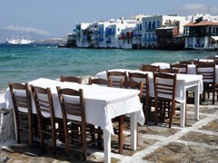 20_Small-tavern-in-Small-Venice-of-Mykonos-island