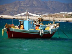 23_Greek-fishing-boat-in-Mykonos