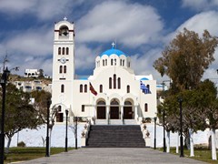 32_Traditional-church-at-Emborio-village-of-Santorini-island-in-Greece
