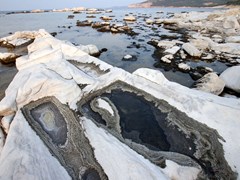 17_Blocks-of-marble-in-the-sea-on-Aliki,-Thassos-island,-Greece