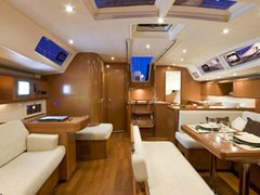 Istion_Yachting_Oceanis_54-b.jpg