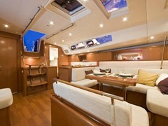 Istion_Yachting_Oceanis_54-l.jpg