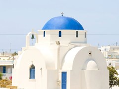 Класична грецька церква на о-ві Парос