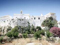 Монастирі Криту