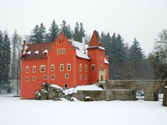 Замок Чрвена Лгота взимку