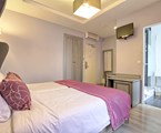 Mirific Opera Hotel