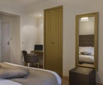 Mirific Opera Hotel