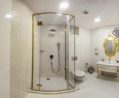 MB Deluxe Hotel - photo 3