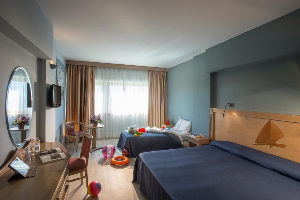 Mercure Tirrenia Green Park