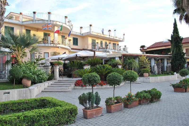 Leonessa Hotel