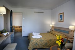 Pallini Beach Hotel: Suite - photo 61