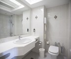 Pallini Beach Hotel: Bathroom