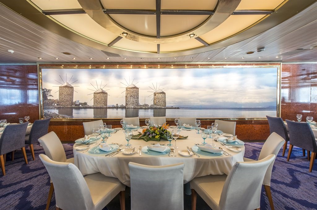 Celestyal Cruise Olympia 3 or 4 Nights: ресторан общий вид