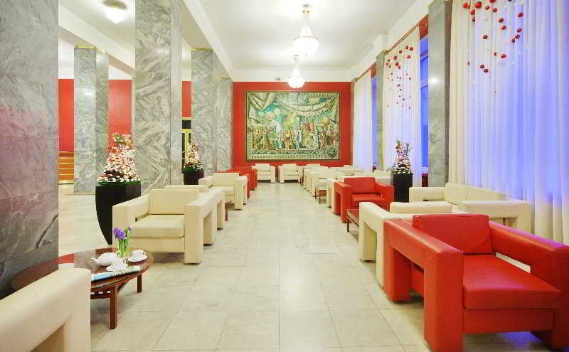 Oktyabrskaya (Oktyabrsky Building) Hotel: Lobby