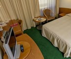 Ambassador Hotel: Room