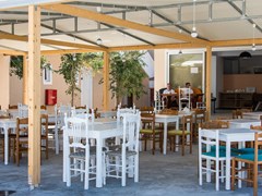 Asterias by Zante Plaza: Open Air Theme Restaurant Sun Building - photo 5