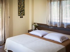 Nefeli Villas & Suites : Bedroom - photo 63