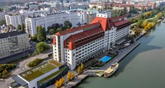 Hilton Danube Hotel - photo 1