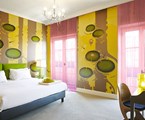 Pallas Athena Grecotel Luxury Boutique Hotel  : Premium Graffiti Guestroom