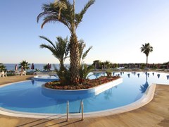Corallia Beach Hotel - photo 2