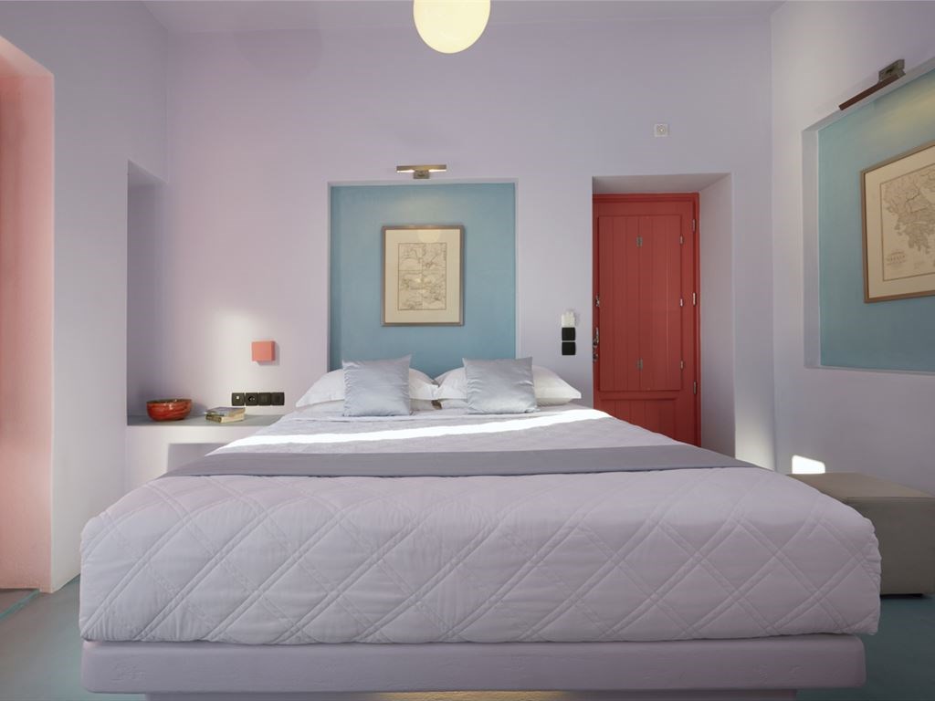 Santorini Royal Suites