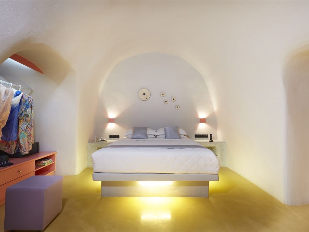 Santorini Royal Suites