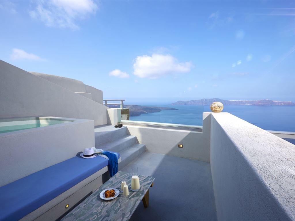 Santorini Royal Suites