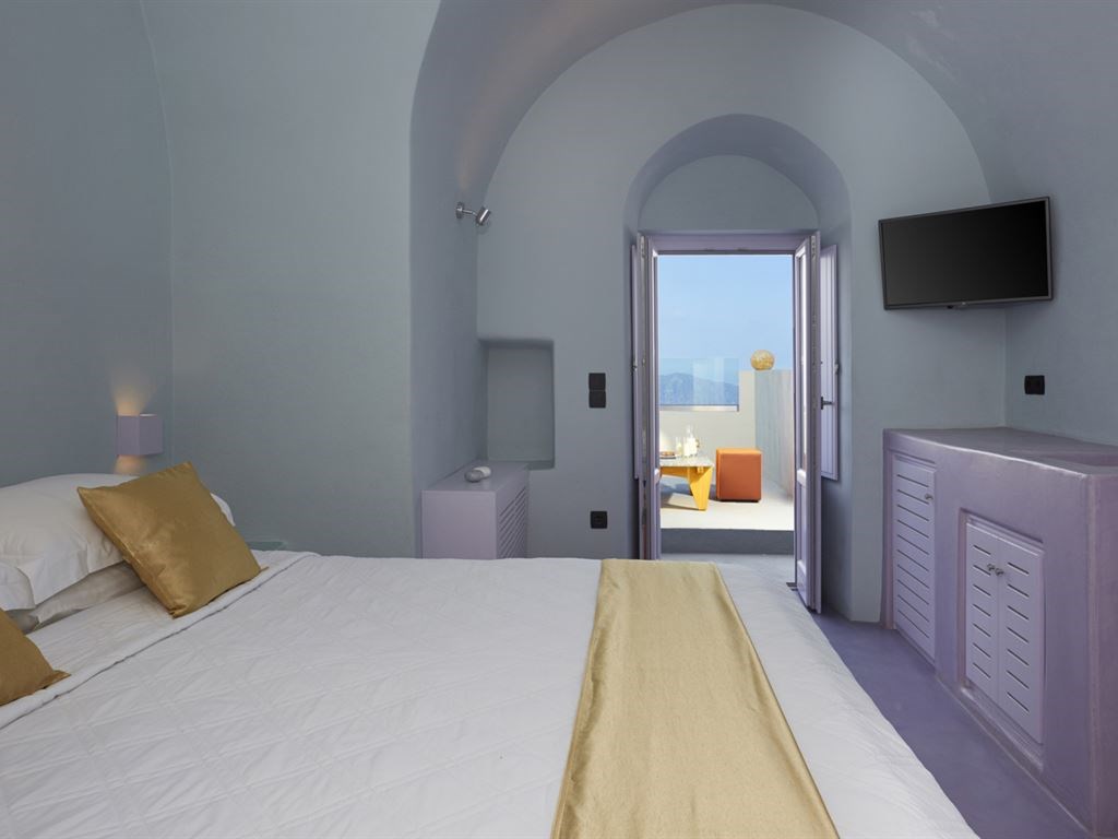 Santorini Royal Suites