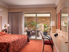 Holiday Suites - photo 5