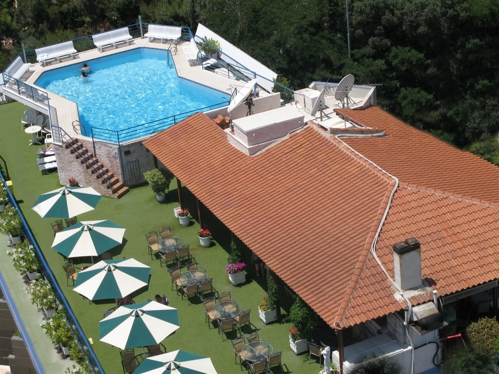 Emmantina Hotel