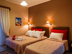 Kyparissia Beach Hotel: Triple Room - photo 16