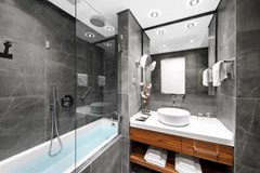 Mediterranean Palace Hotel: Premium Bathroom - photo 28