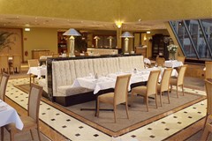 Radisson Blu Ridzene Hotel: Restaurant Piramida - photo 2