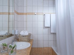 Blue Bay Resort : Bathroom MB (sample) - photo 58