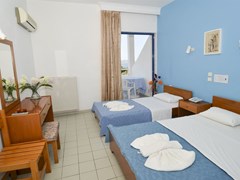Astris Sun Hotel: Triple Room - photo 16