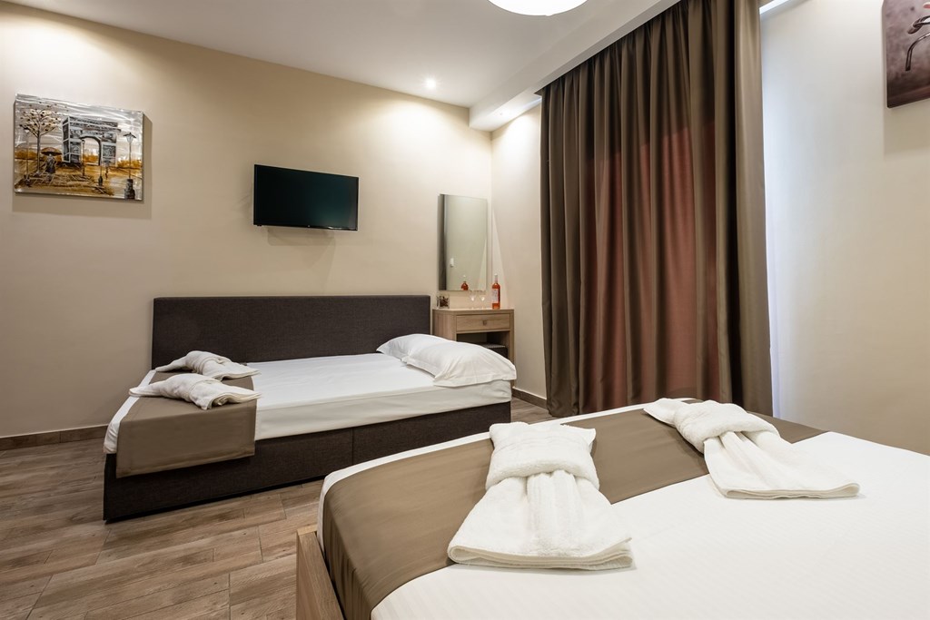 Lagaria Luxury Rooms & Apartments