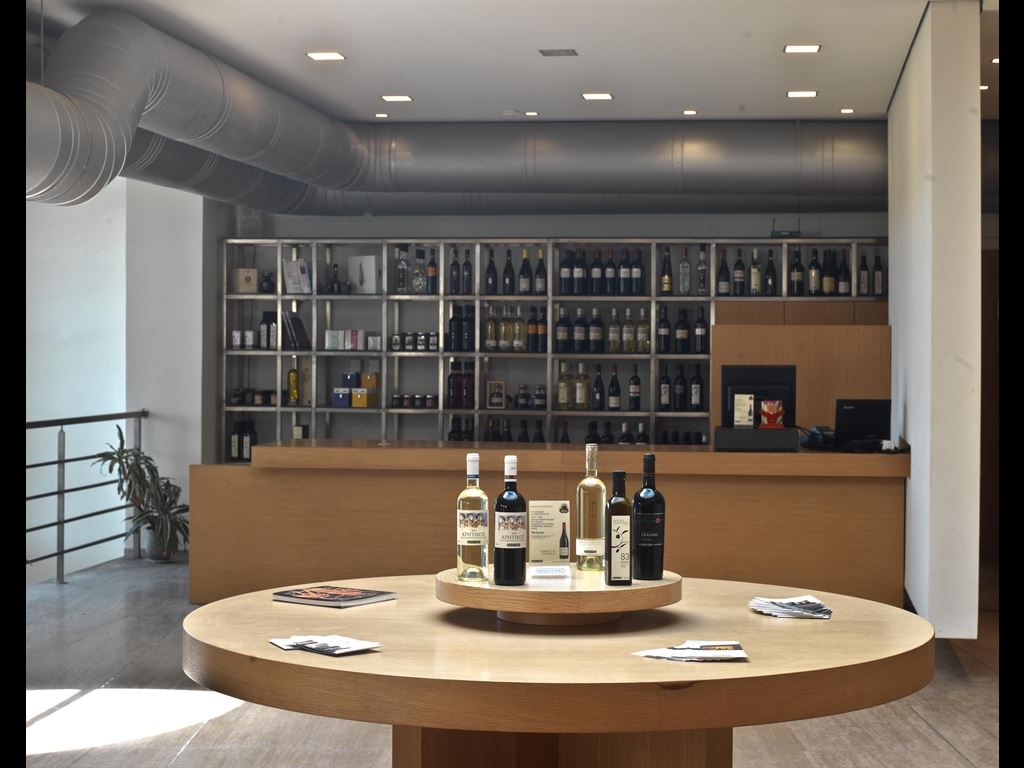 Scalani Hills Boutari Winery & Residences