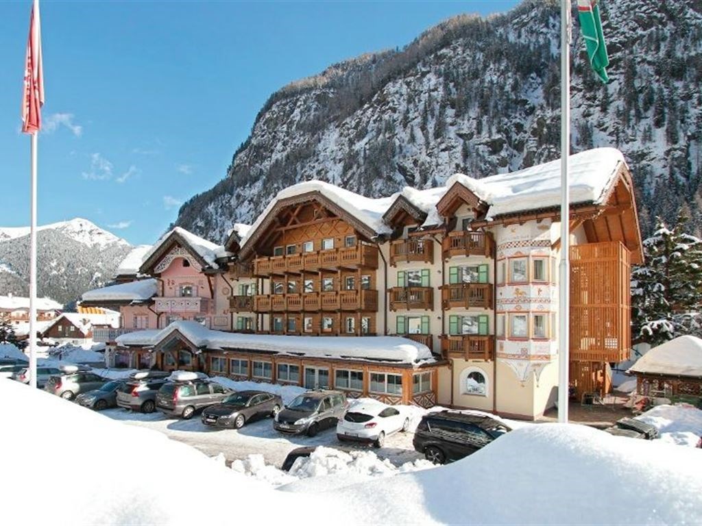 Gran Chalet Soreghes Hotel & Club