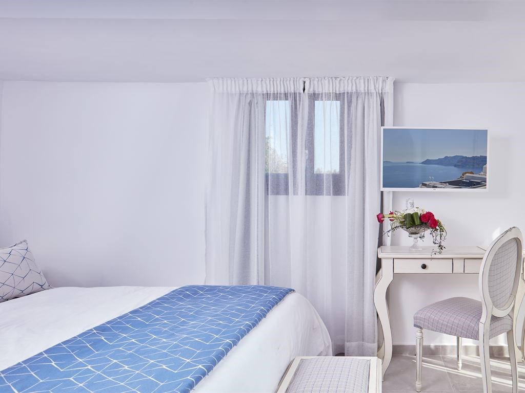 La Maltese Oia Luxury Suites