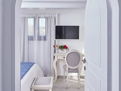 La Maltese Oia Luxury Suites - photo 11