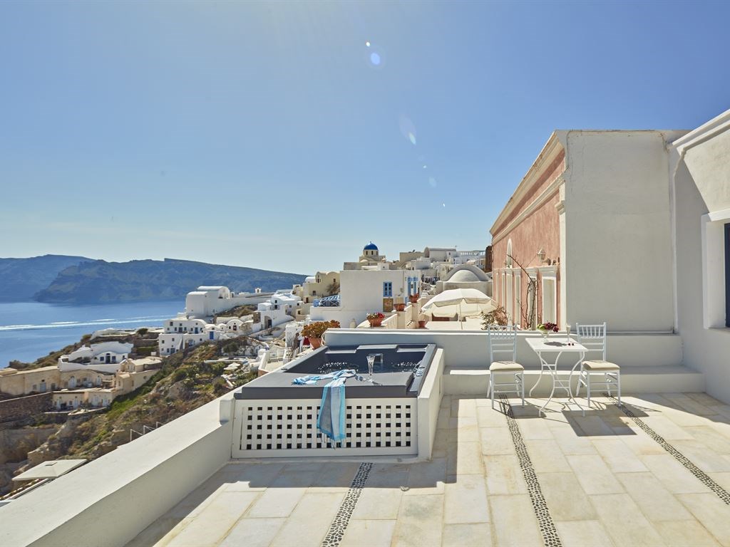 La Maltese Oia Luxury Suites