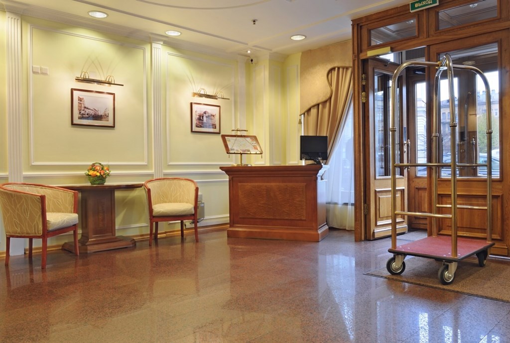 Dostoevsky Hotel: Lobby