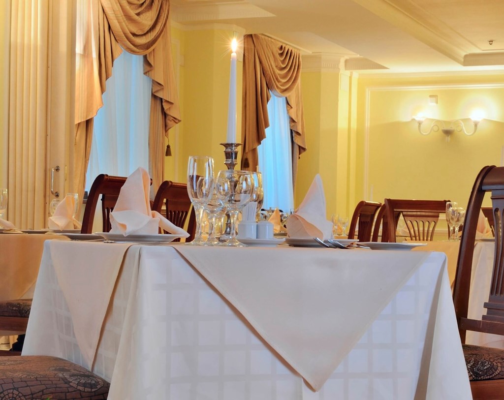 Dostoevsky Hotel: Restaurant