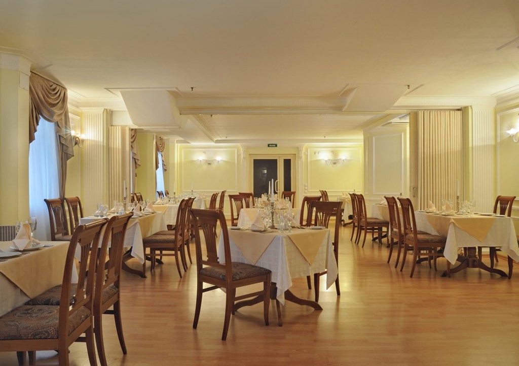 Dostoevsky Hotel: Restaurant