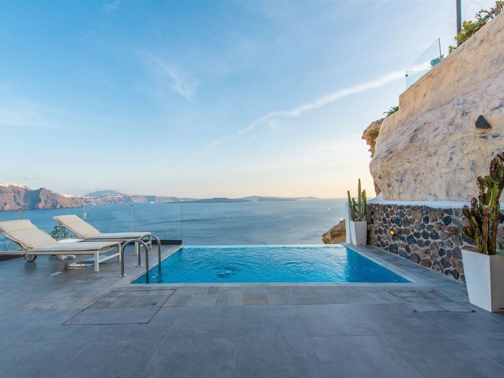 Santorini Secret Suites & Spa