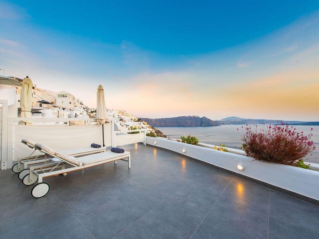 Santorini Secret Suites & Spa