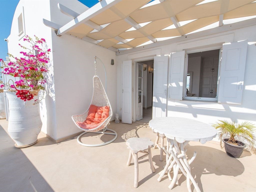 Santorini Secret Suites & Spa