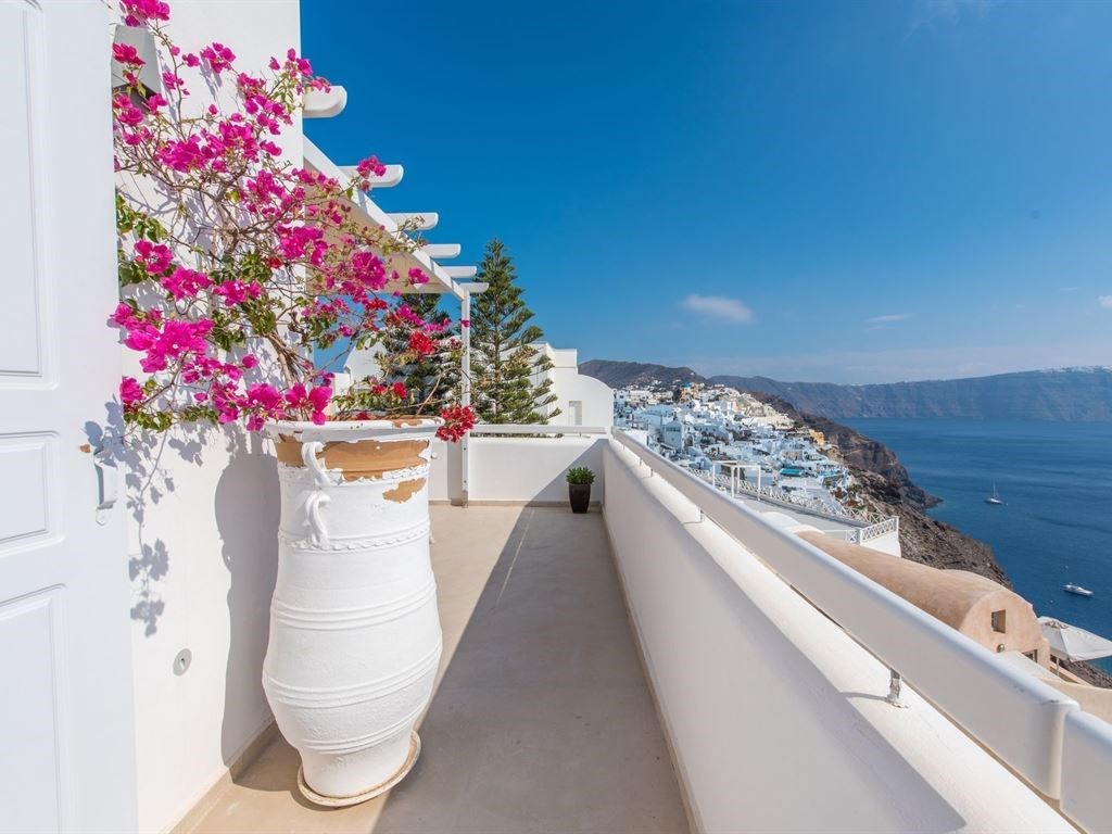 Santorini Secret Suites & Spa